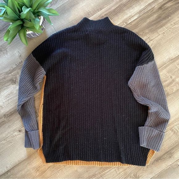 Workshop Republic Clothing Mock Turtleneck Sweater size Medium - Picture 3 of 5